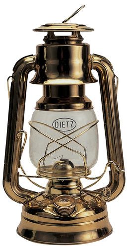 Dietz Sturmlaterne 25cm, 210ml Tank, rustikales Design, klassische Petroleumlampe für stimmungsvolle Beleuchtung -