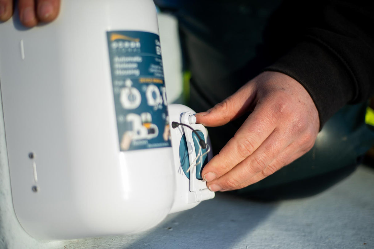 OceanSignal SafeSea EPIRB3 PRO/AIS inkl. Gehäuse und HRU, Class I