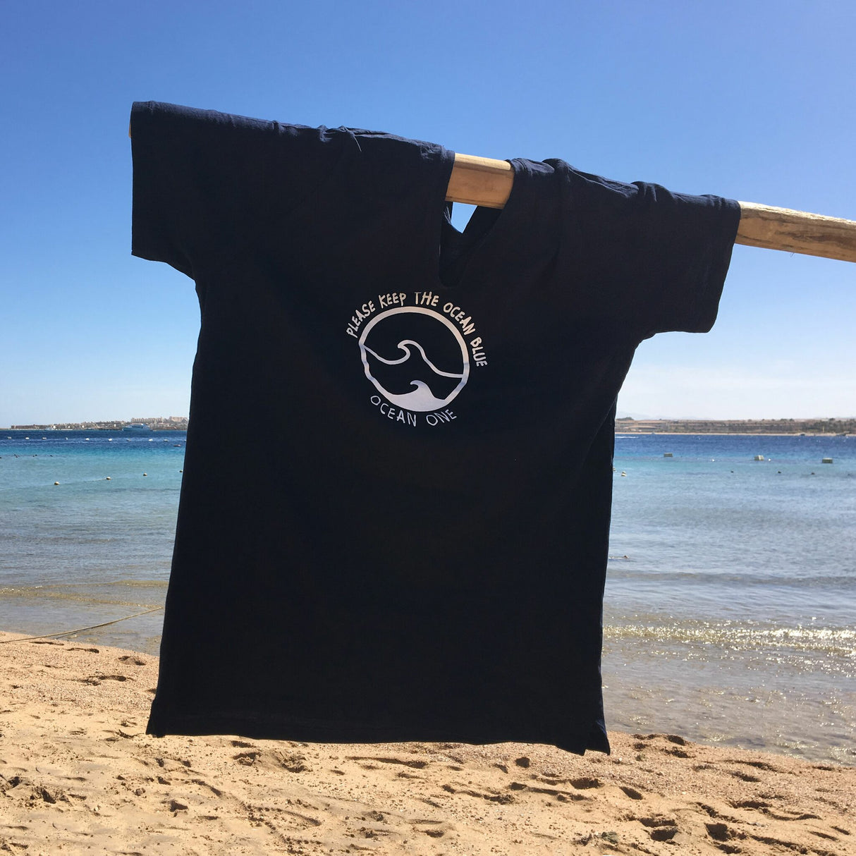 OCEAN ONE T-Shirt Unisex 100% organic cotton, environmentally conscious shirt with donation for "ONE EARTH- ONE OCEAN eV" -
