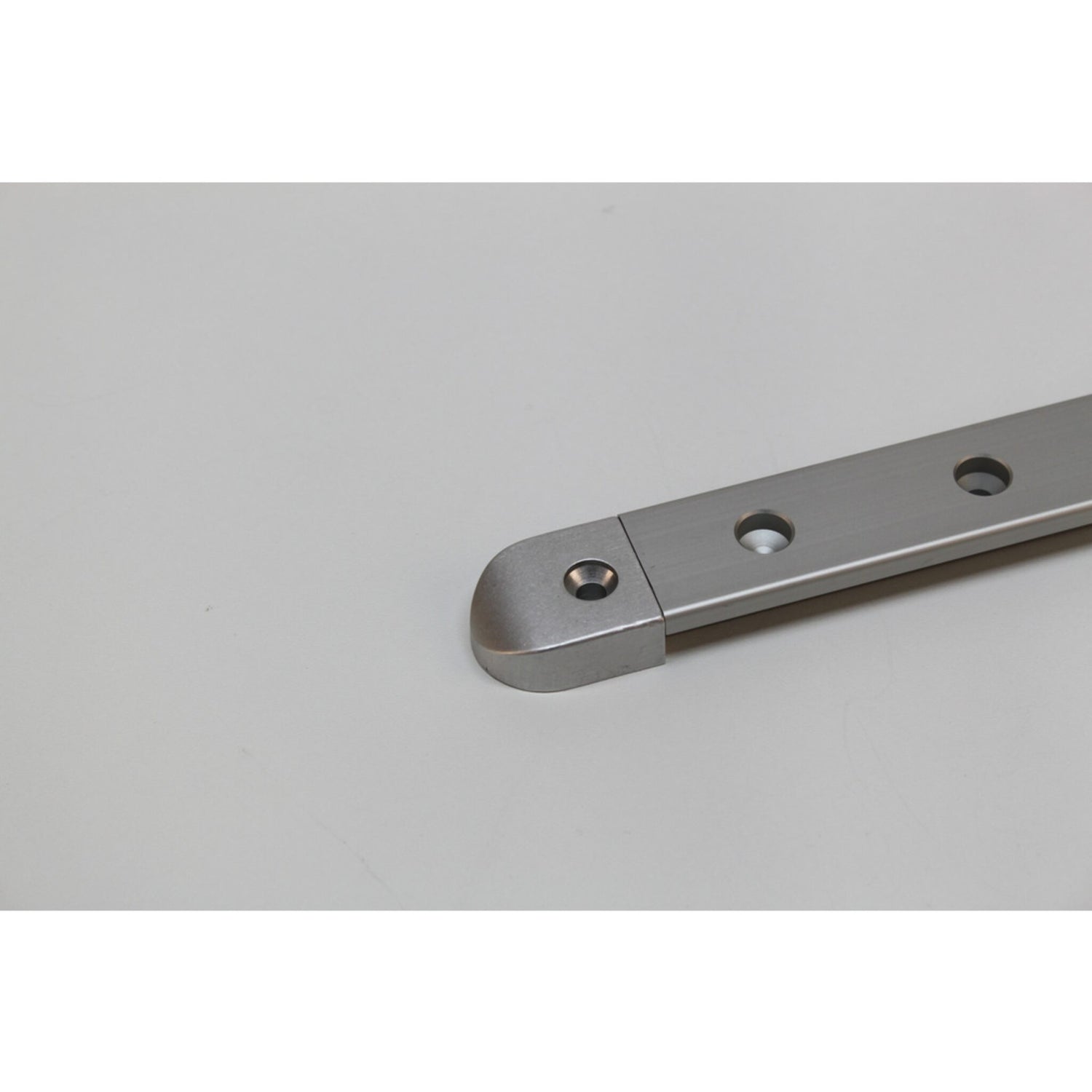 Pfeiffer Genua-Schienen Endstück, 2 Stück, Schienenabschluss, hohe Stabilität - 25x4 - 32x6 mm