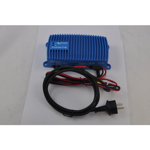 Victron Batterie-Ladegerät wasserdicht IP67 12/17 230V CEE, universelles Ladegerät, robust und vielseitig einsetzbar